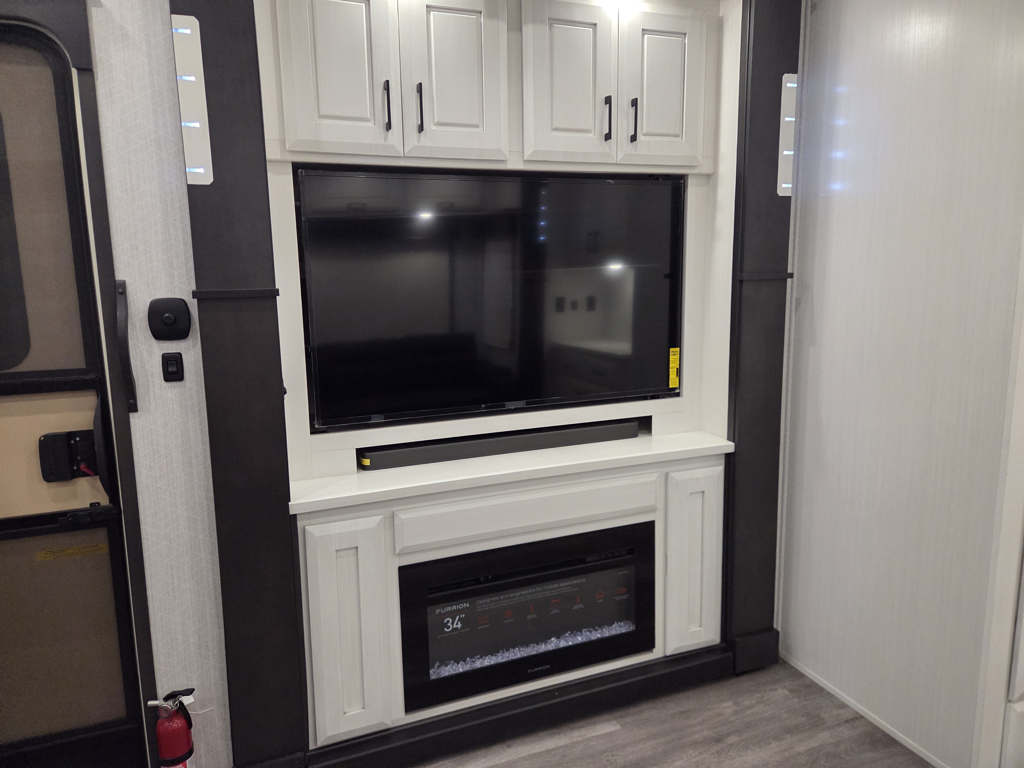 2022 DRV Mobile Suites 41FKMB, $ 134,995