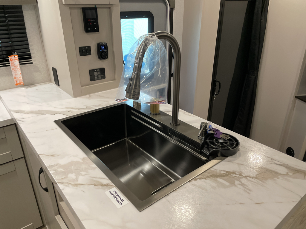 2026 Jayco Seismic 413, $ 112,995