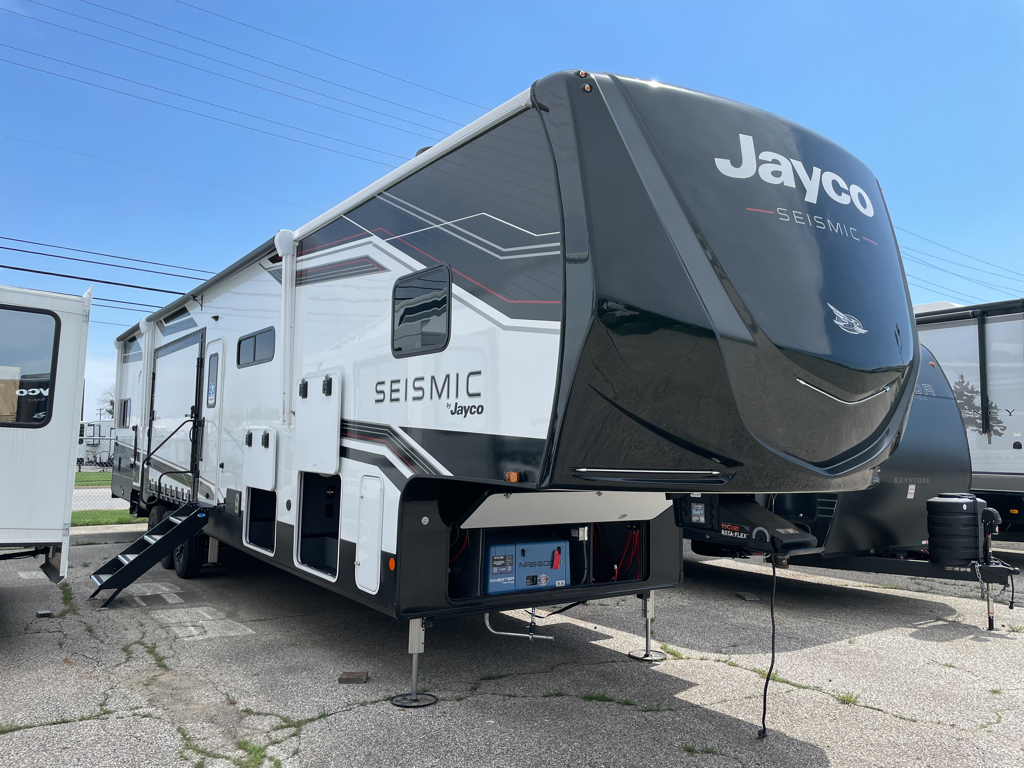 2026 Jayco Seismic 413, $ 112,995