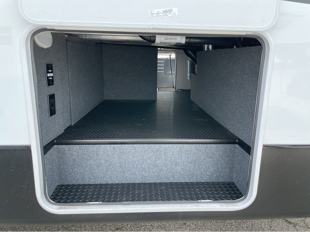 2026 Jayco Seismic 413, $ 112,995