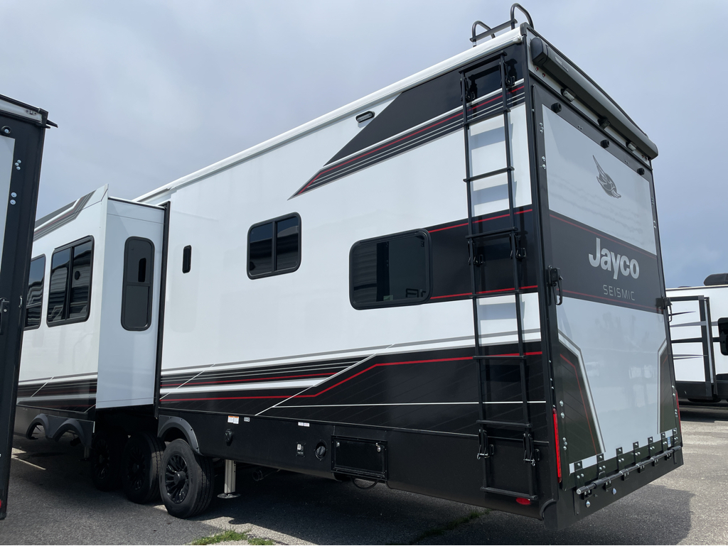 2026 Jayco Seismic 413, $ 112,995