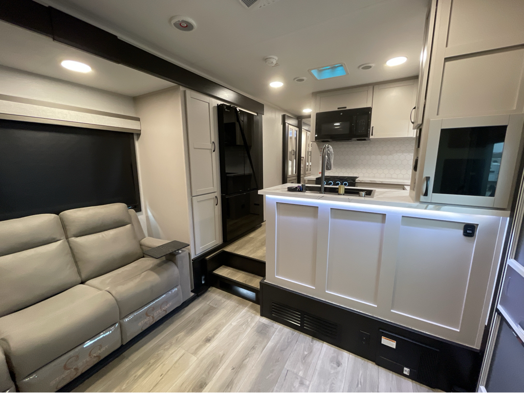 2026 Jayco Seismic 413, $ 112,995