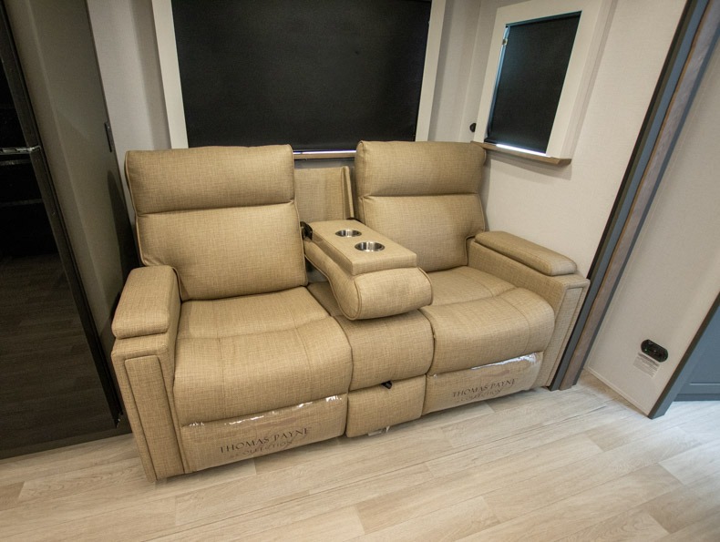 2026 Keystone Bullet Crossfire 245RKS, $ 32,999