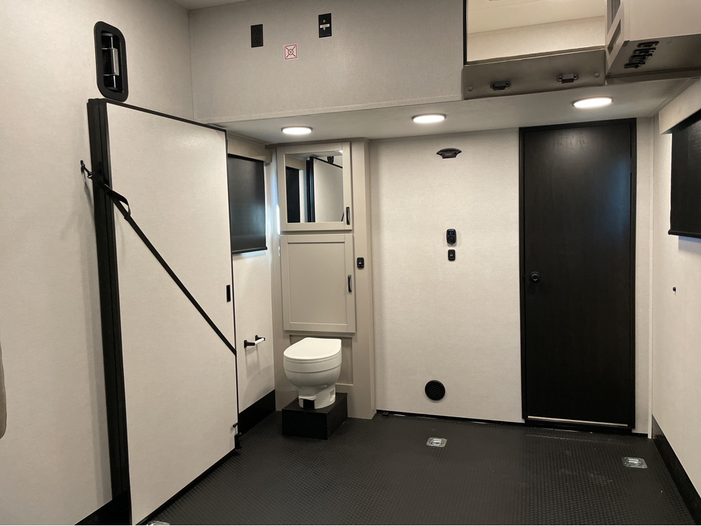 2026 Jayco Seismic 395, $ 99,999