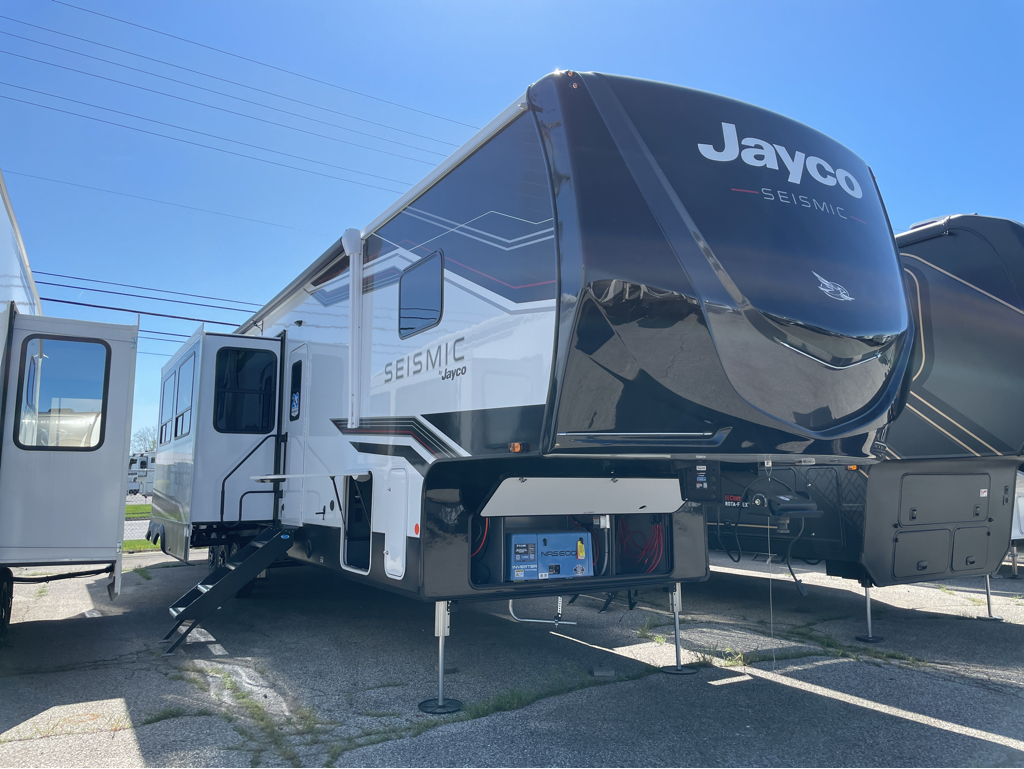 2026 Jayco Seismic 395, $ 99,999