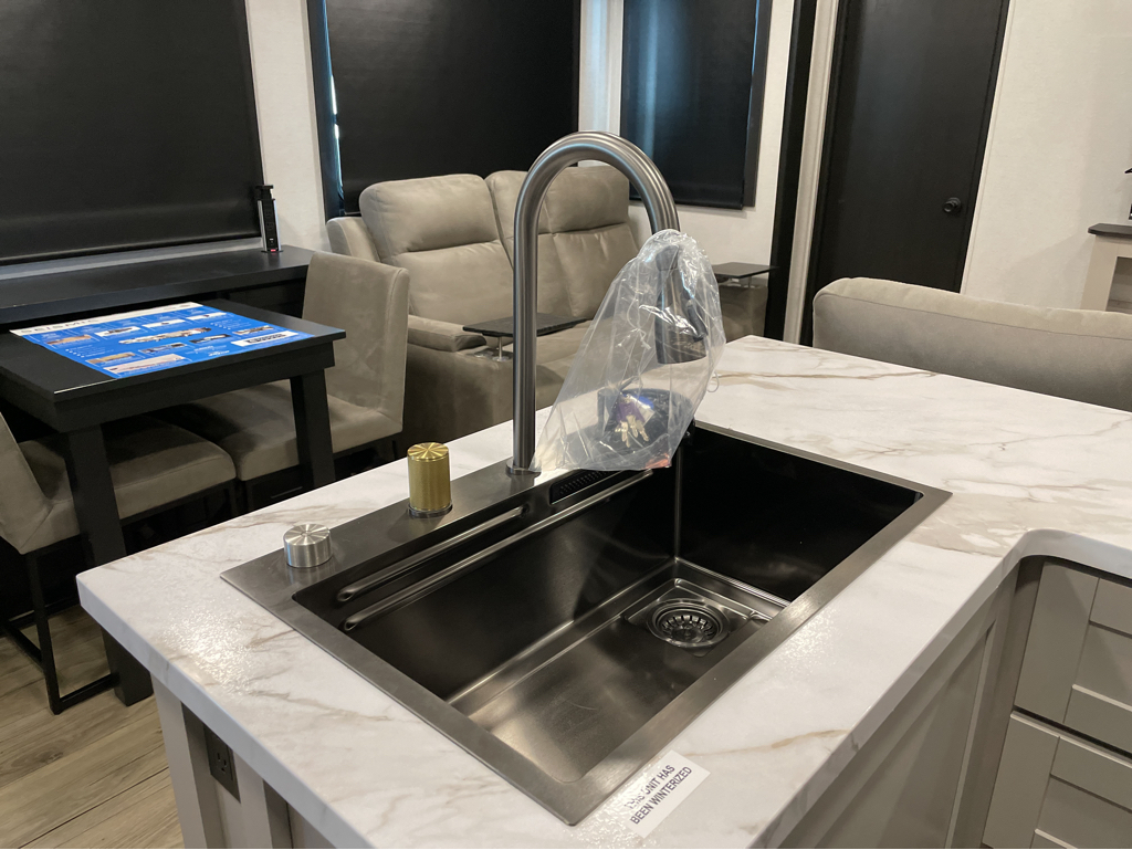 2026 Jayco Seismic 395, $ 99,999