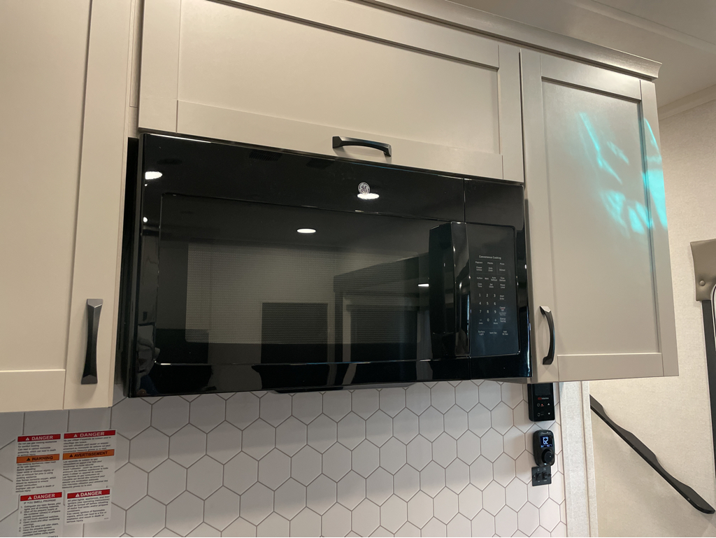 2026 Jayco Seismic 395, $ 99,999