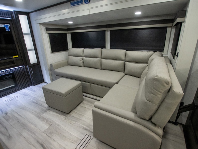 2026 Keystone Alpine Avalanche Edition 381DL, $ 79,999