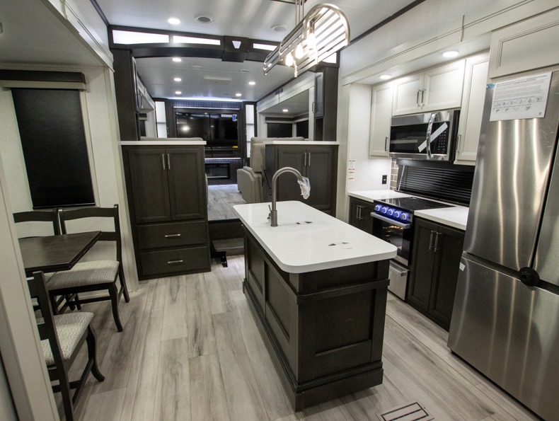 2026 Keystone Alpine Avalanche Edition 381DL, $ 79,999