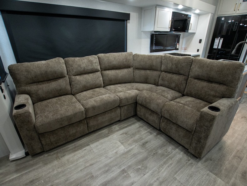 2026 Jayco Eagle 335LSTS, $ 64,999