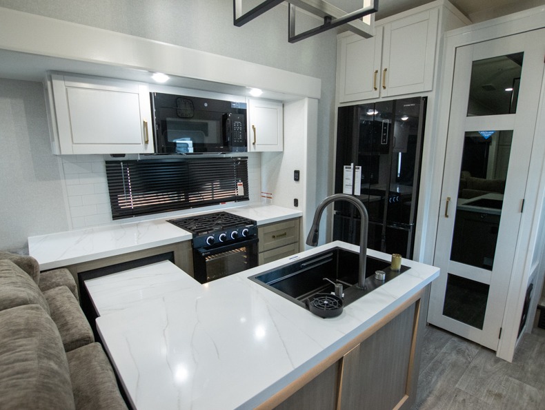 2026 Jayco Eagle 335LSTS, $ 64,999