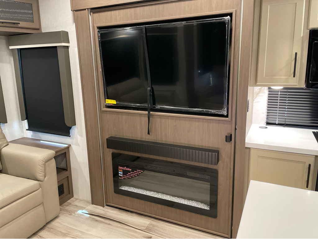 2027 Keystone Cougar 316RLS, $ 72,990