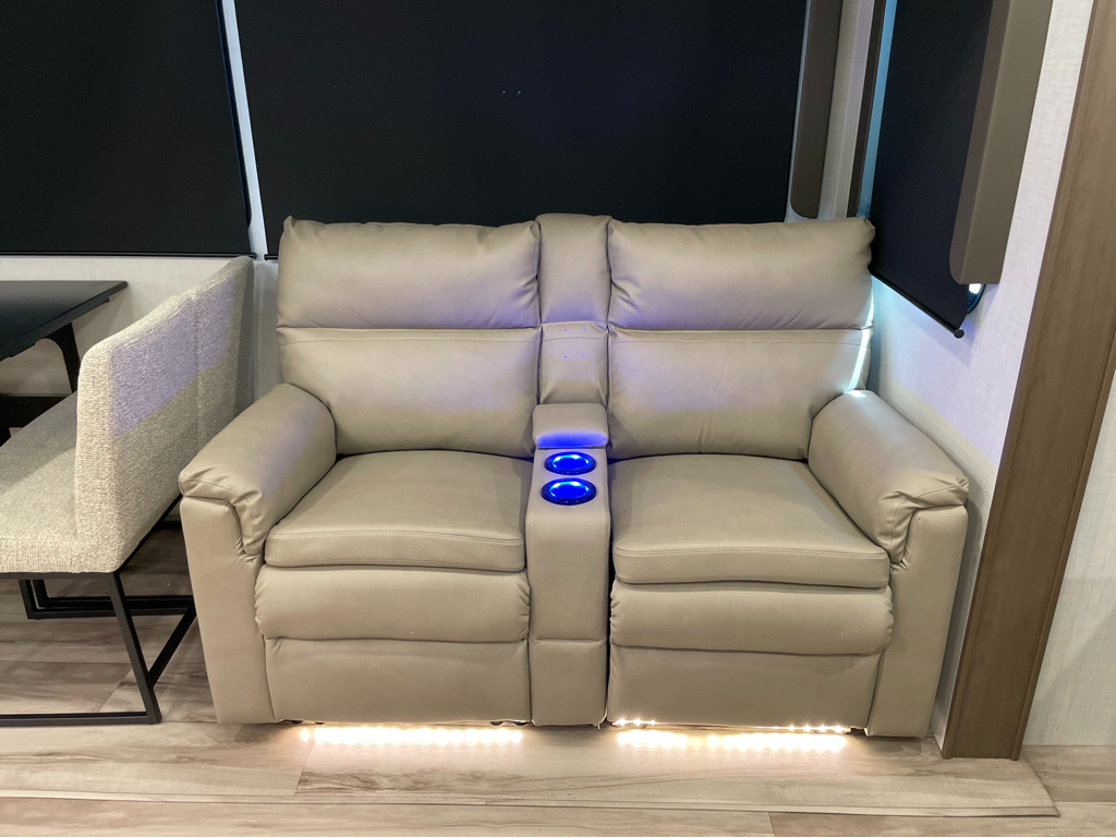 2027 Keystone Cougar 316RLS, $ 72,990