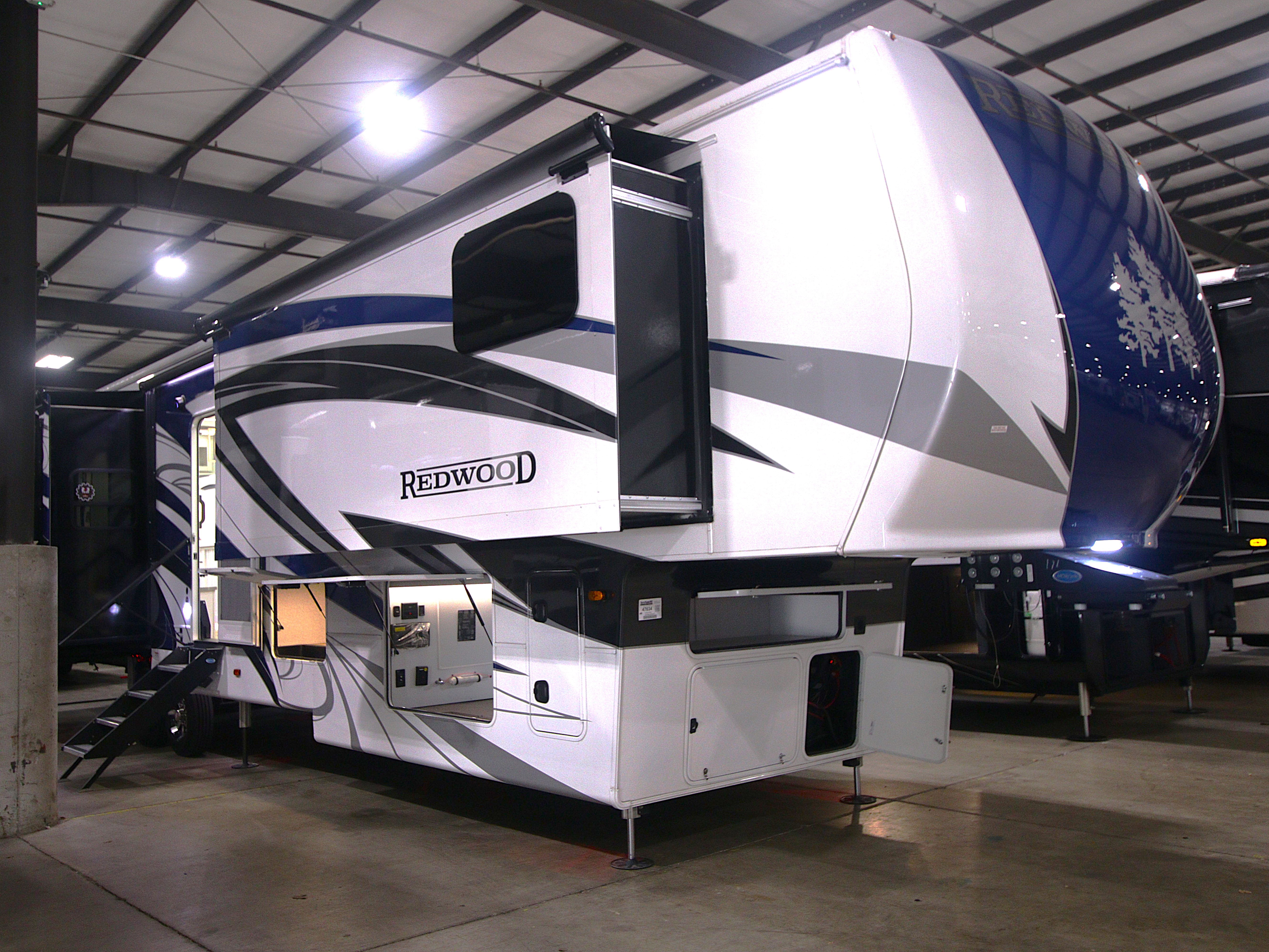 2024 CrossRoads Redwood RW4120GK, $ 119,995