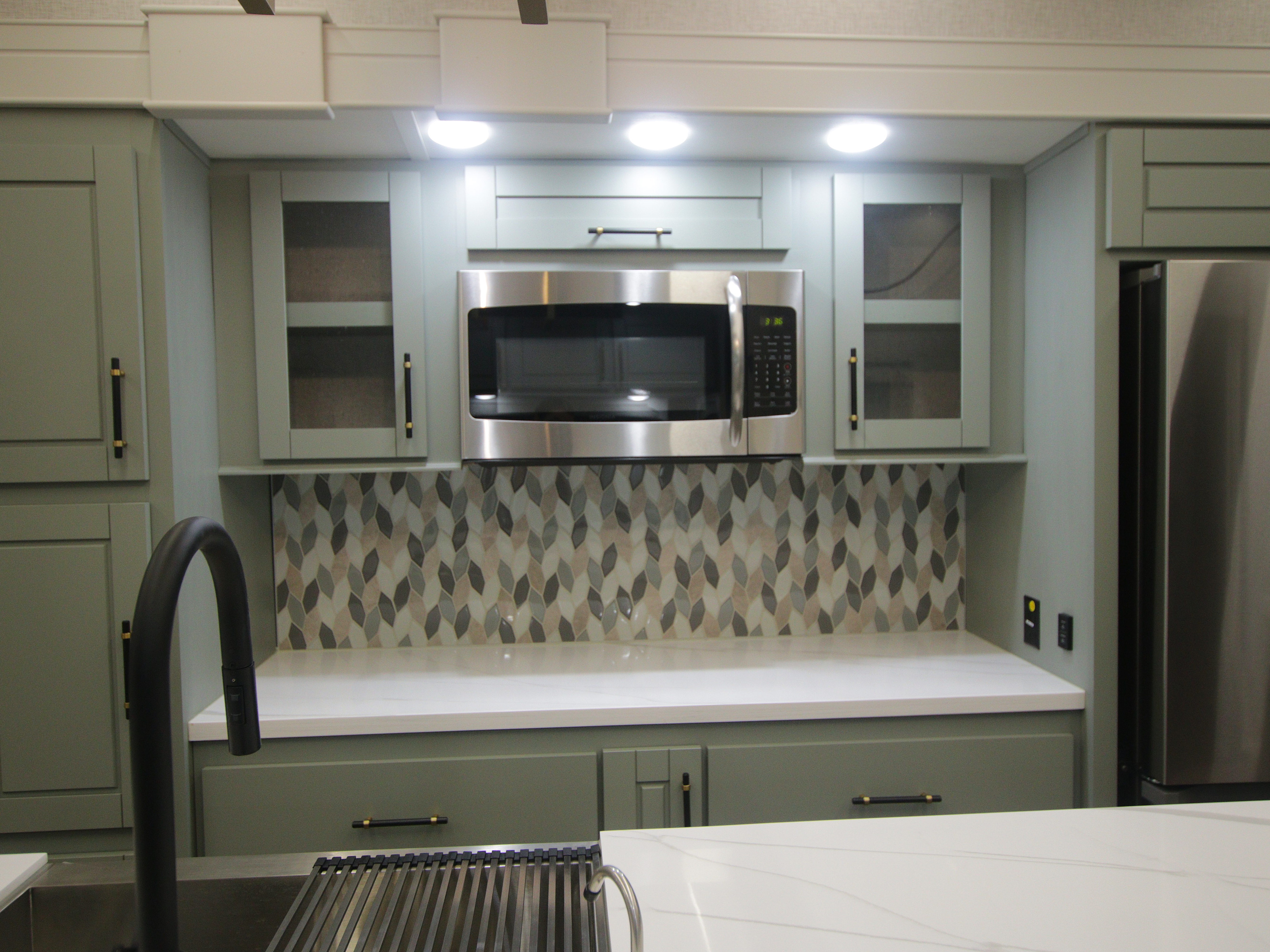 2024 CrossRoads Redwood RW4120GK, $ 119,995