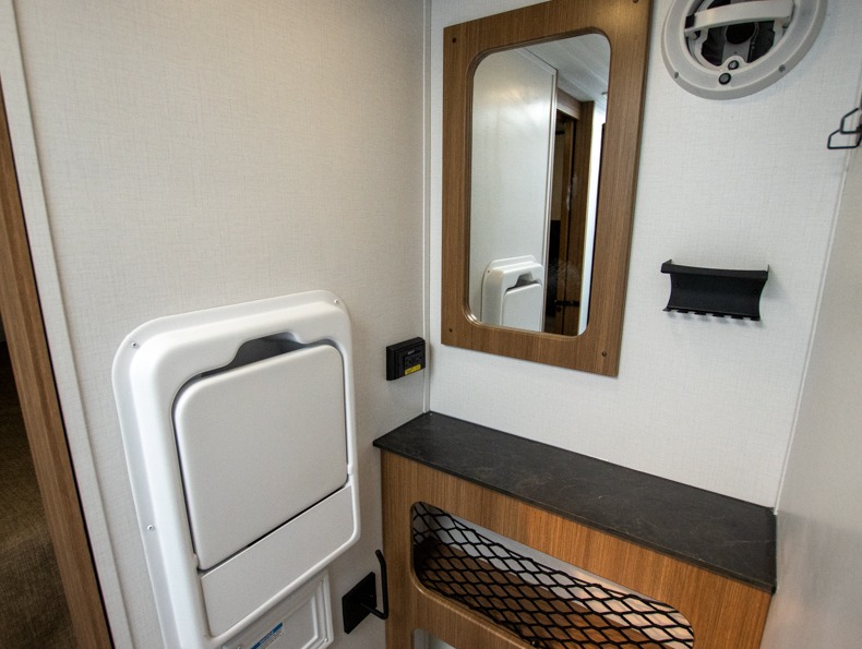 2026 Keystone Reign 19RK, $ 27,999
