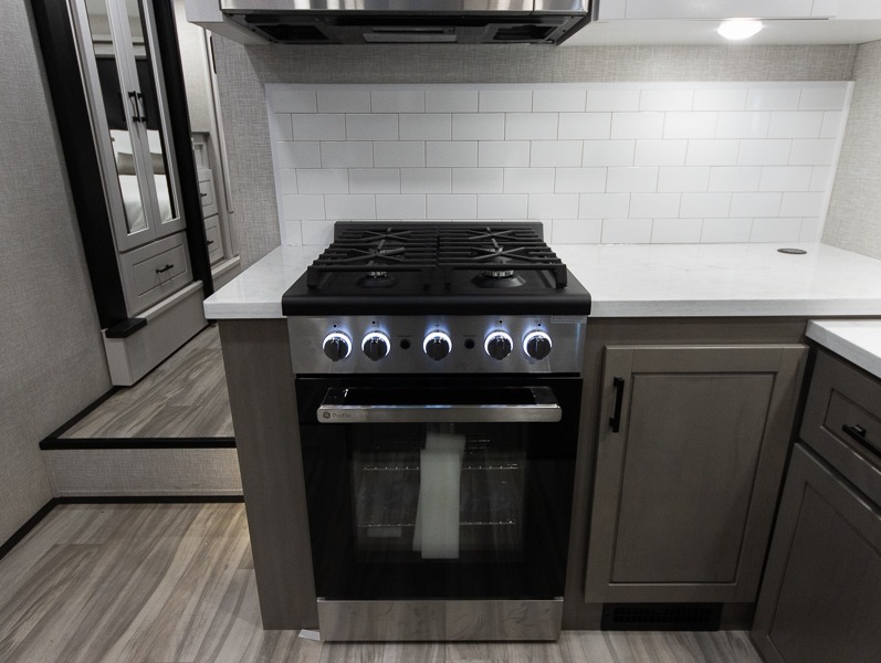 2025 Jayco Seismic Luxury Series 4113, $ 109,995