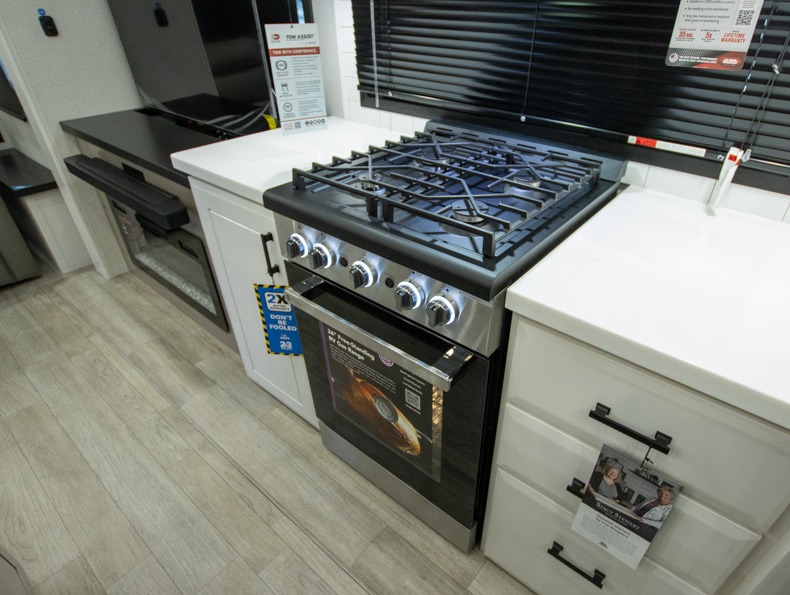 2026 Jayco Pinnacle 32RLTS, $ 104,995