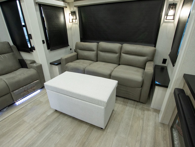 2026 Jayco Pinnacle 32RLTS, $ 104,995