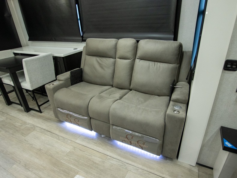 2026 Jayco Pinnacle 32RLTS, $ 104,995