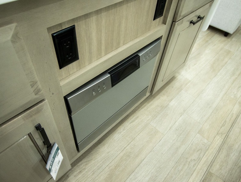 2026 Jayco Pinnacle 32RLTS, $ 104,995