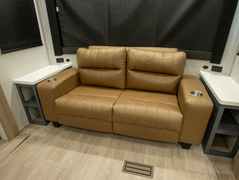2026 CrossRoads Hampton HP372FDB, $ 64,999