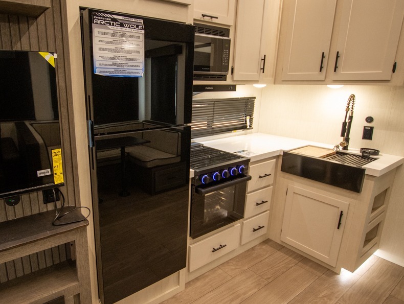 2026 Forest River Cherokee Arctic Wolf 287BH, $ 45,999