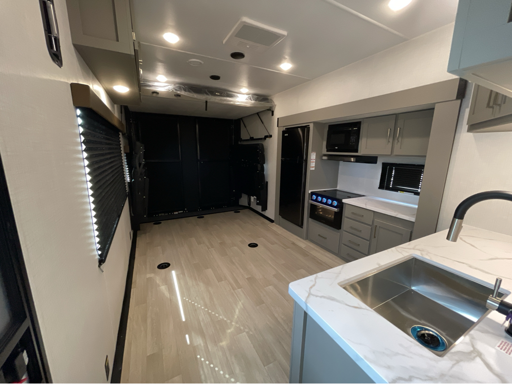 2026 Keystone Raptor Carbon Aluminum 30WFO, $ 37,990