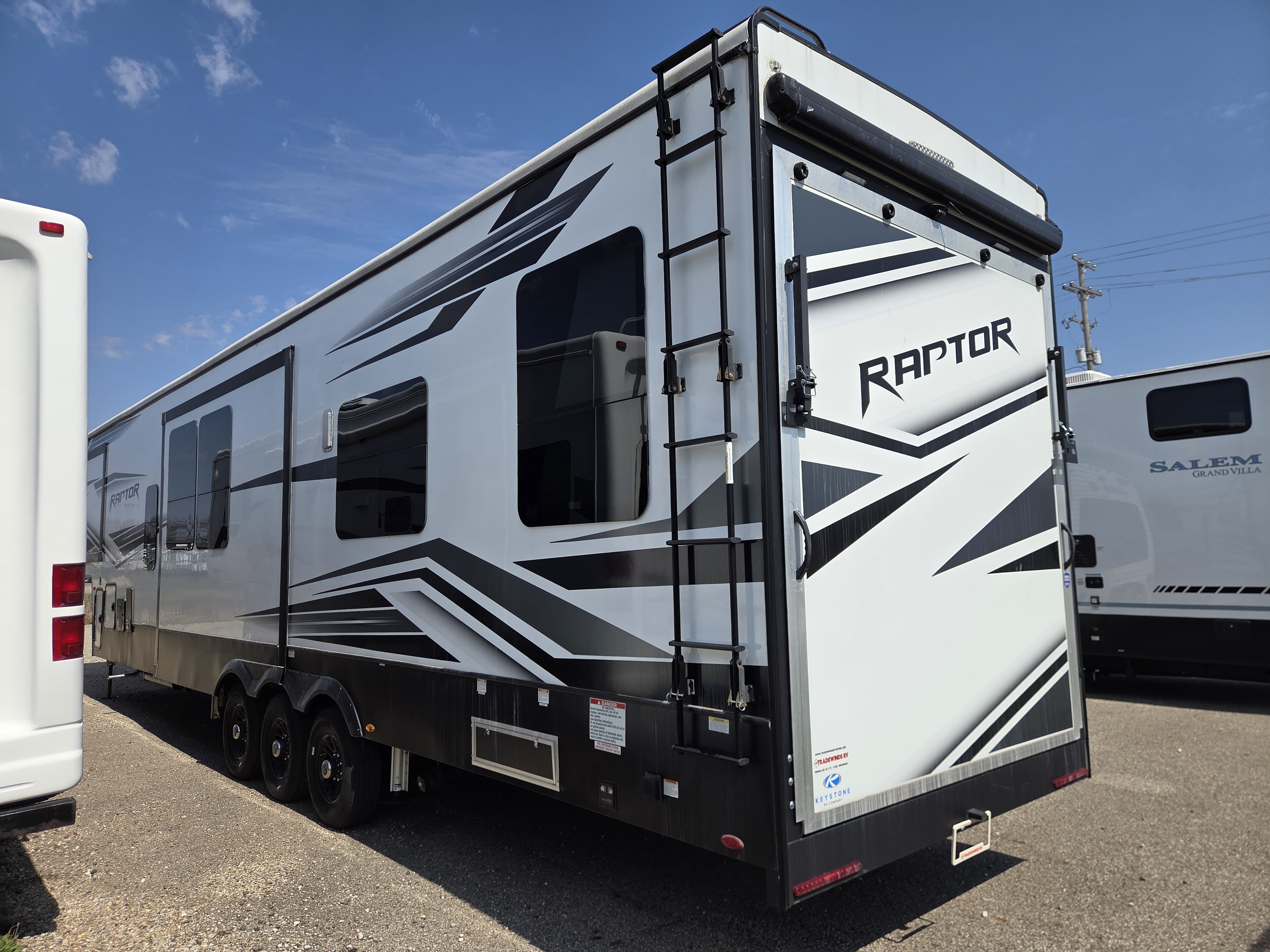 2022 Keystone Raptor 423, $ 92,000