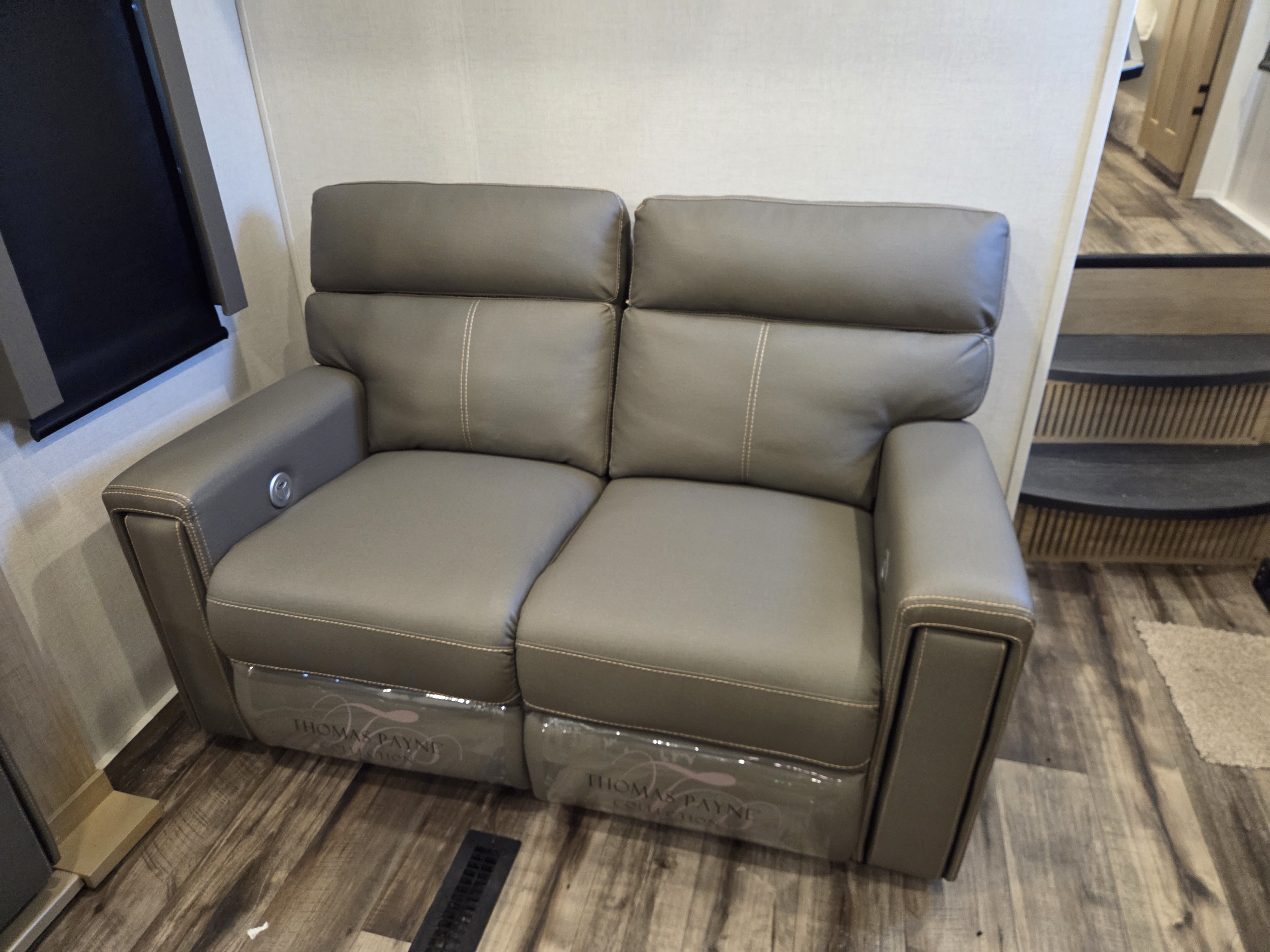 2022 Keystone Raptor 423, $ 92,000