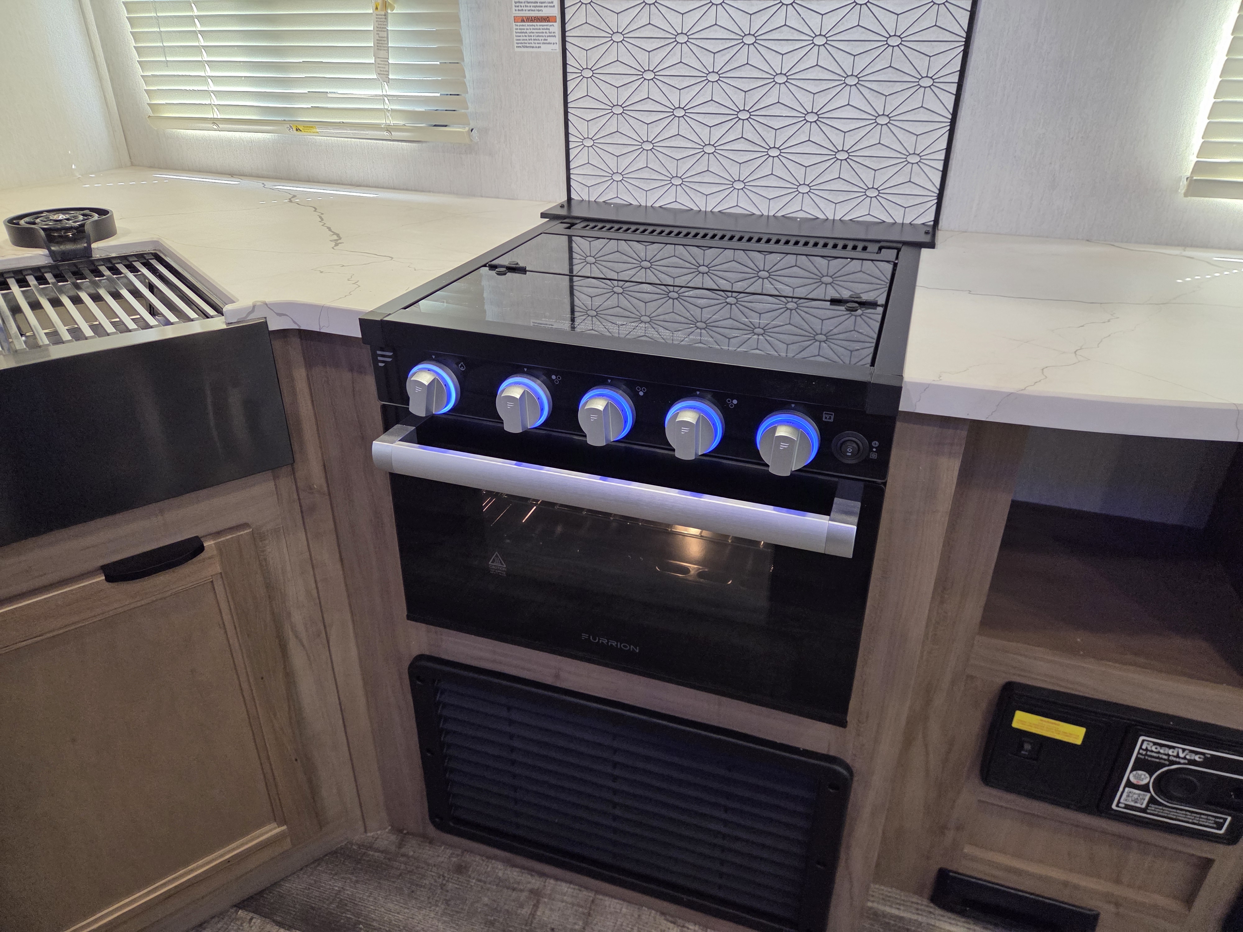 2024 Forest River Cherokee Alpha Wolf 2500RL-L, $ 29,999