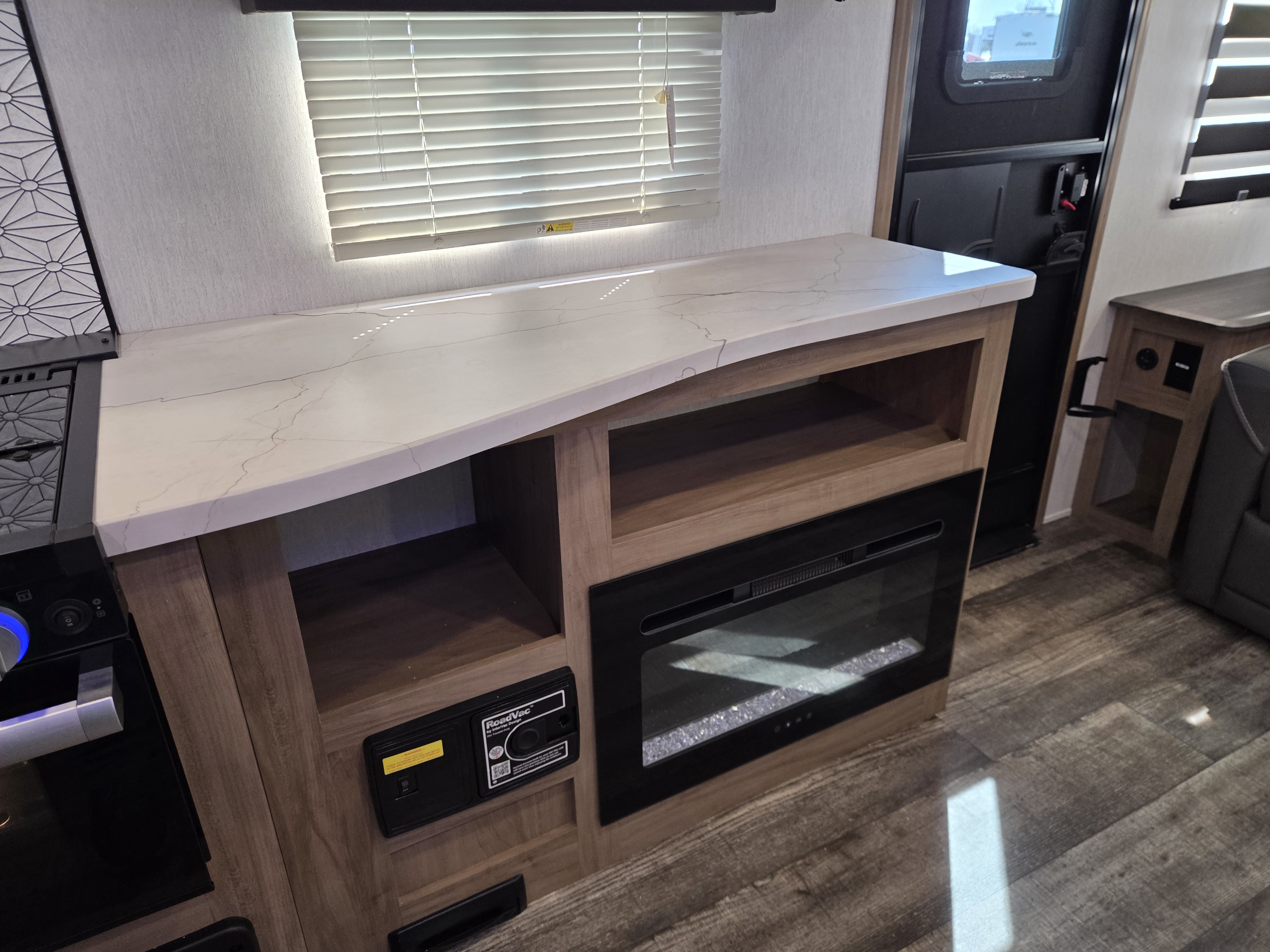 2024 Forest River Cherokee Alpha Wolf 2500RL-L, $ 29,999