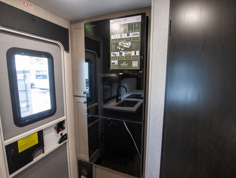 2025 Starcraft Super Lite 212FB, $ 26,394