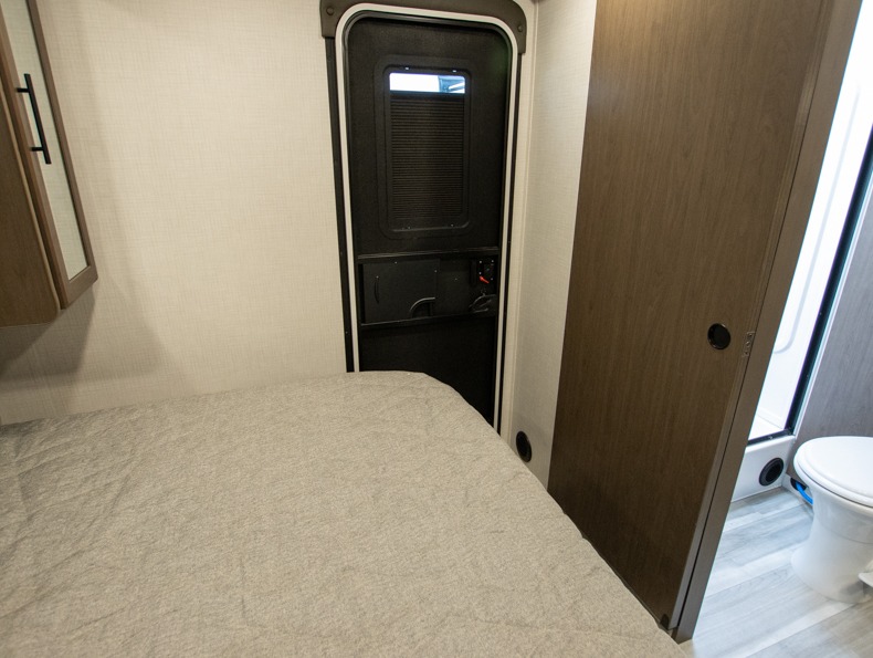 2026 Keystone Cougar Half-Ton (Travel Trailer) 25R, $ 42,990