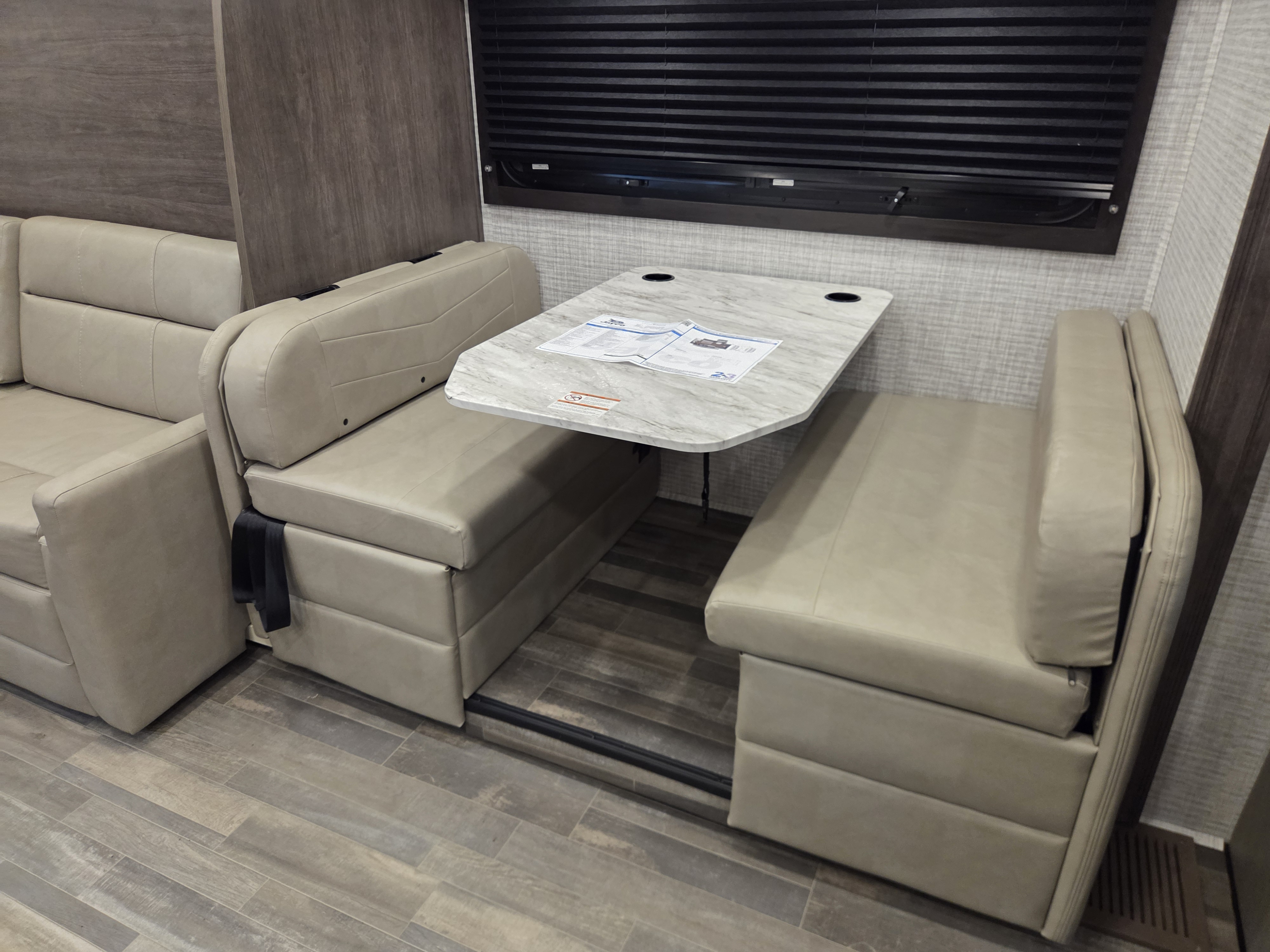 2024 Jayco Melbourne 24R, $ 104,997