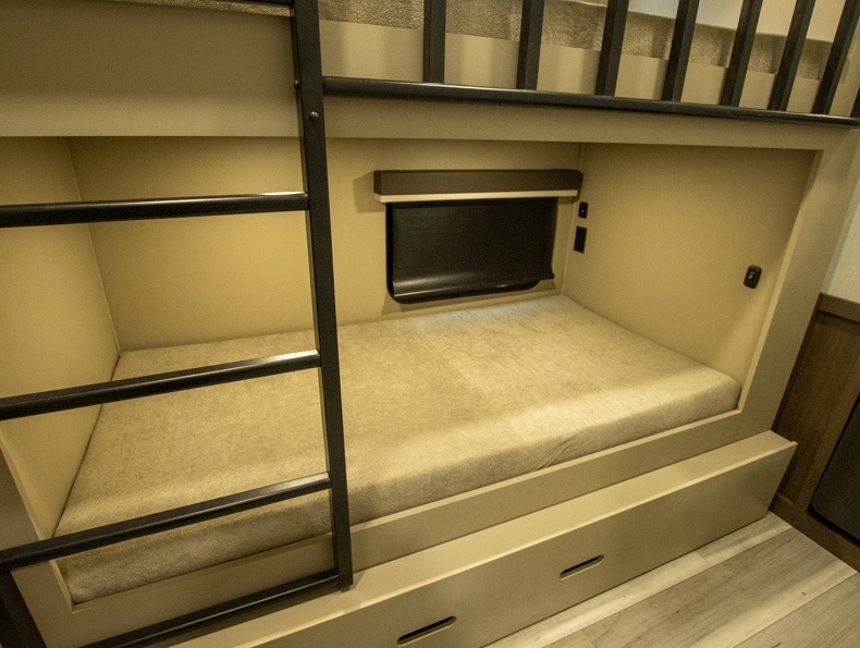 2026 Keystone Cougar Half-Ton (Fifth Wheel) 29MBD, $ 55,990