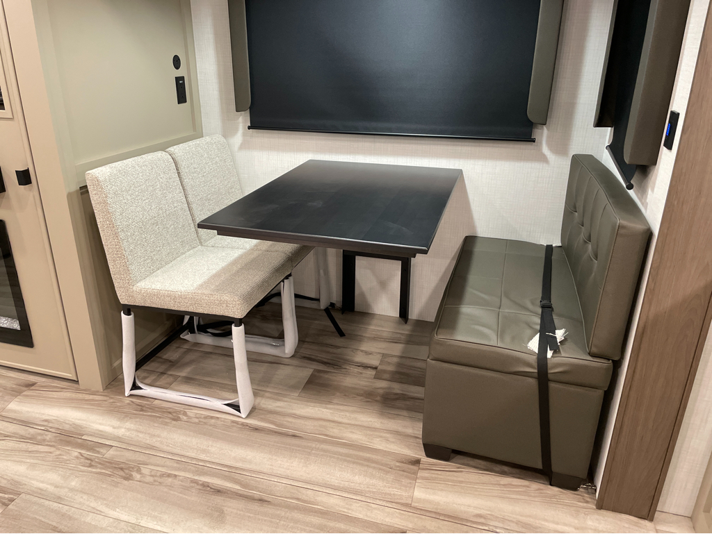 2027 Keystone Cougar Half-Ton (Fifth Wheel) 26RKE, $ 55,990