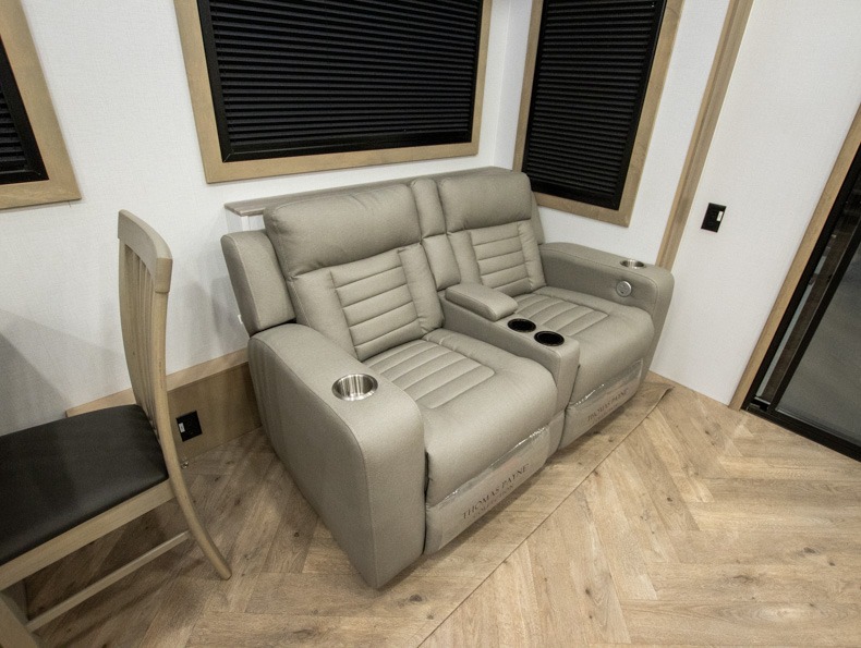 2026 Keystone Raptor 430, $ 134,995