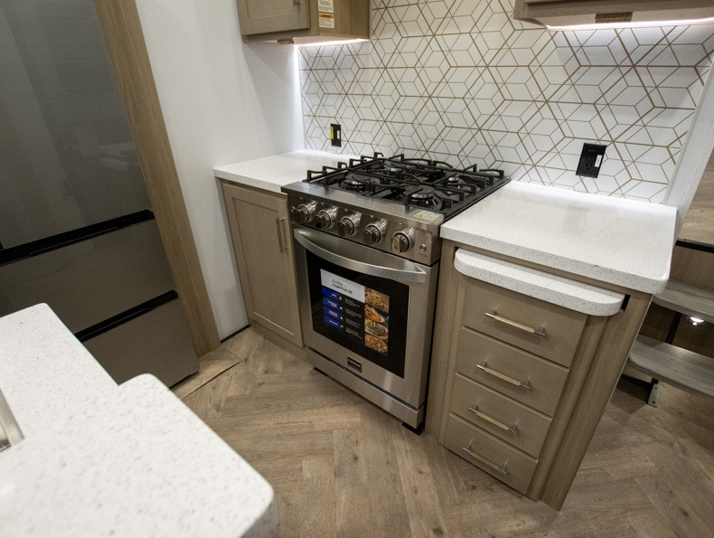 2026 Keystone Raptor 430, $ 134,995