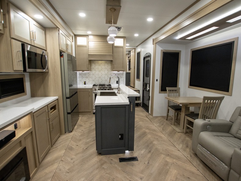 2026 Keystone Raptor 430, $ 134,995