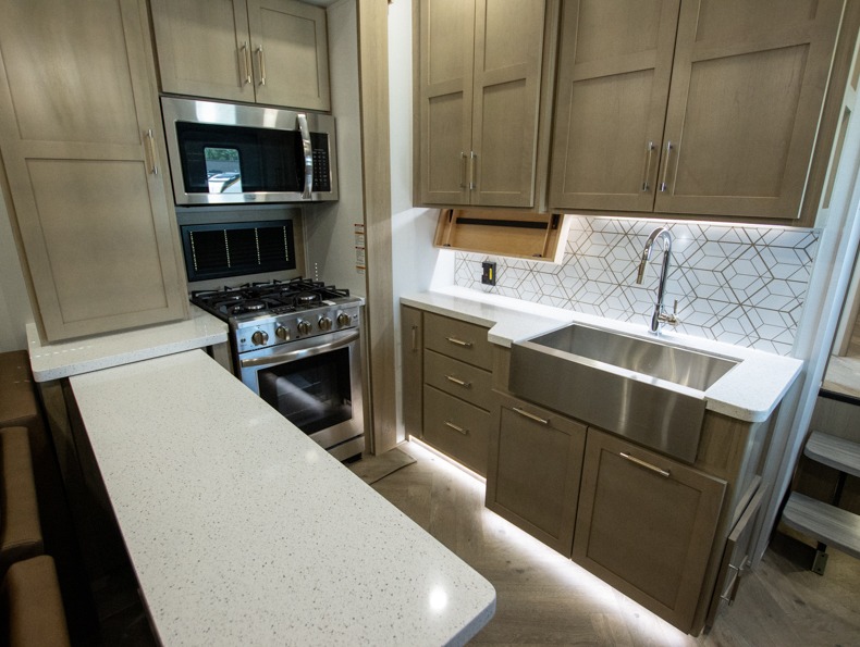 2026 Keystone Raptor 441HB, $ 144,995