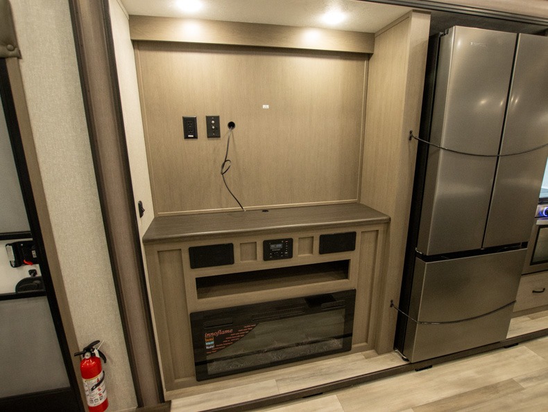 2022 Coachmen Chaparral 367BH, $ 59,876