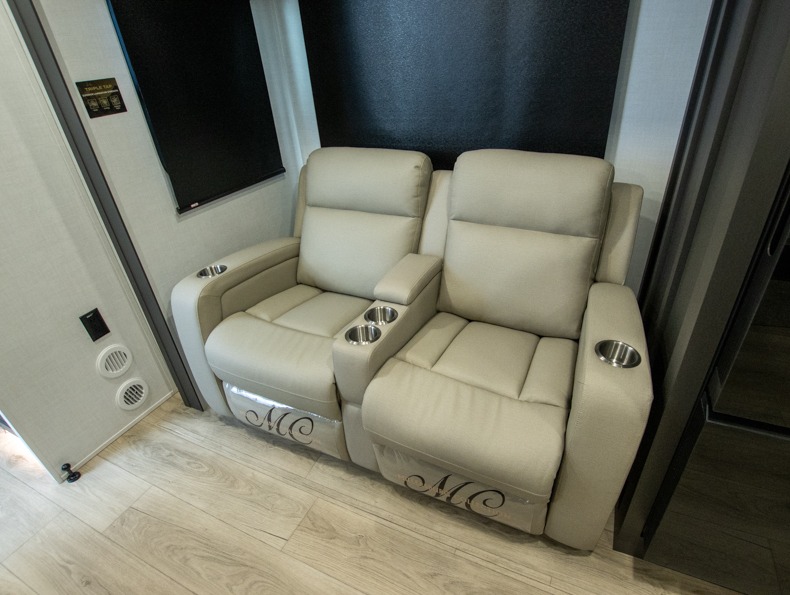 2026 Forest River Rockwood Ultra Lite 2619FK, $ 45,999