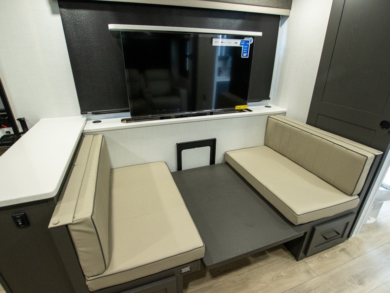 2026 Forest River Rockwood Ultra Lite 2619FK, $ 45,999