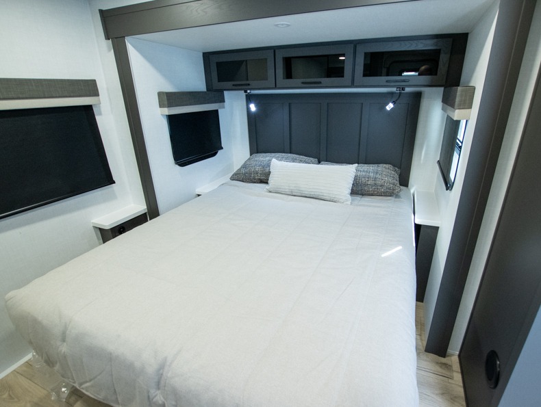2026 Forest River Rockwood Ultra Lite 2619FK, $ 45,999