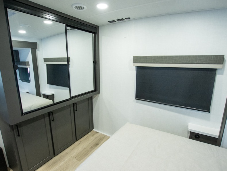 2026 Forest River Rockwood Ultra Lite 2619FK, $ 45,999