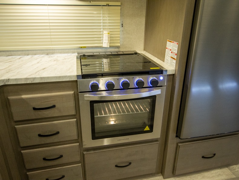 2023 Coachmen Chaparral Lite 25RE, $ 32,999