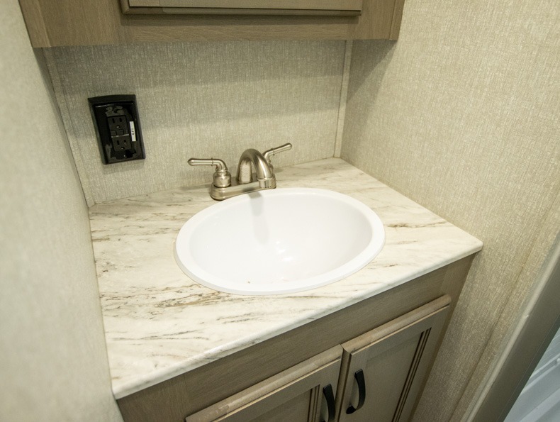 2023 Coachmen Chaparral Lite 25RE, $ 32,999