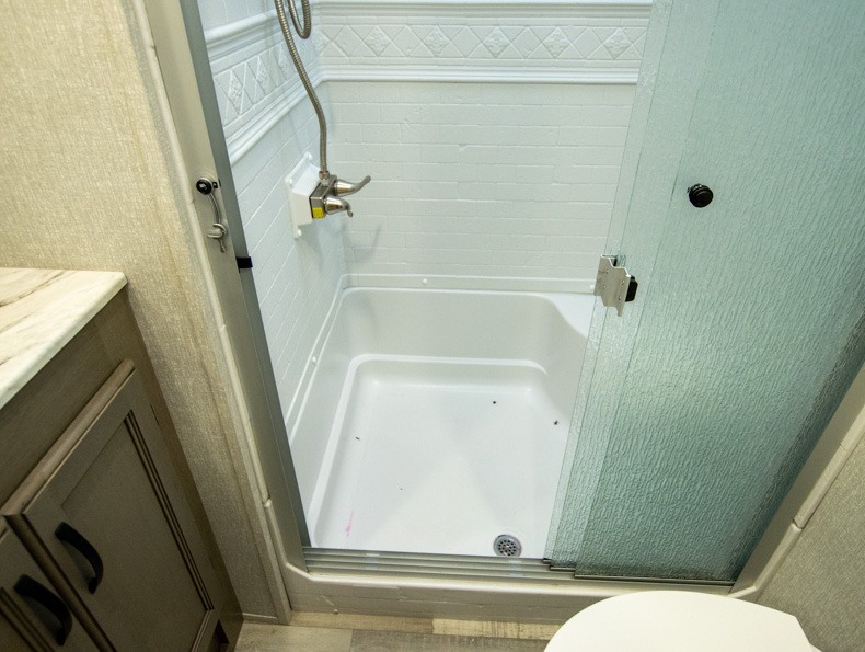 2023 Coachmen Chaparral Lite 25RE, $ 32,999