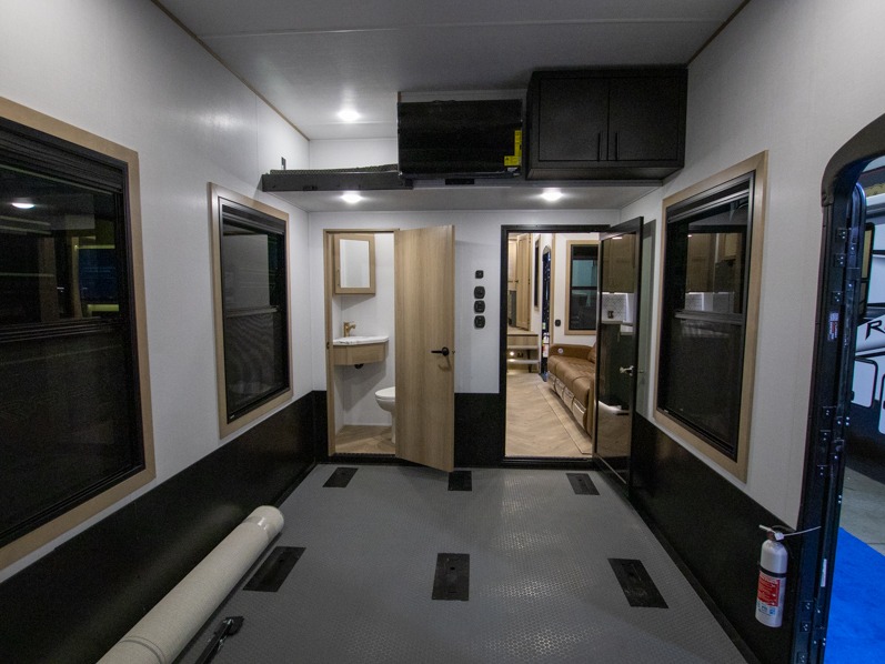 2025 Keystone Raptor 415, $ 109,999